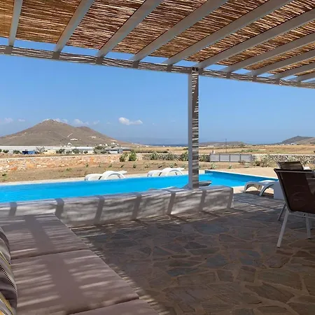 White And Grey Villas: Spacious 1 Bed With Shared Pool And Sea View * פארוס
