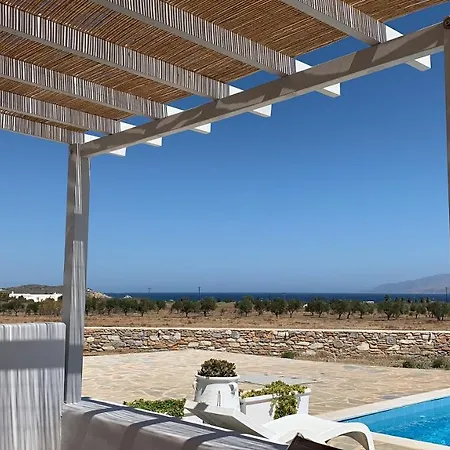 White And Grey Villas: Spacious 1 Bed With Shared Pool And Sea View דירה *