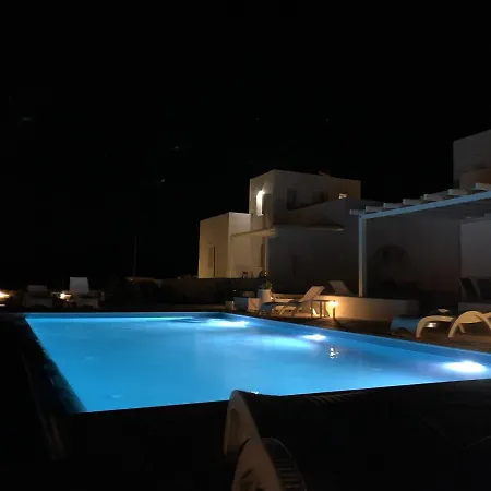White And Grey Villas: Spacious 1 Bed With Shared Pool And Sea View דירה פארוס