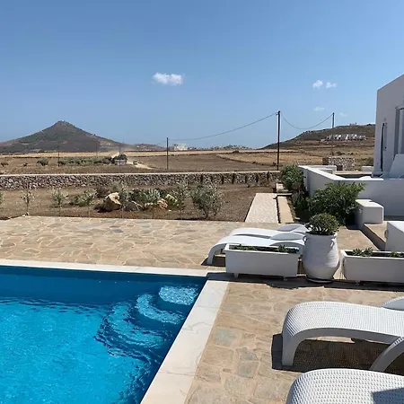 Апартаменты White And Grey Villas: Spacious 1 Bed With Shared Pool And Sea View