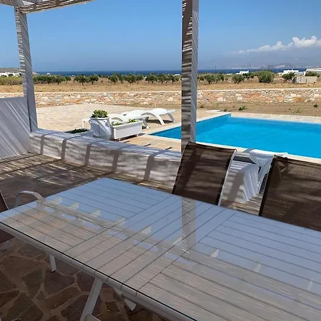 Апартаменты White And Grey Villas: Spacious 1 Bed With Shared Pool And Sea View *