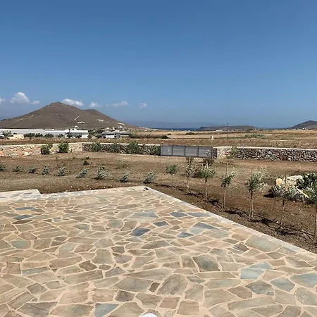 White And Grey Villas: Spacious 1 Bed With Shared Pool And Sea View Апартаменты Парос